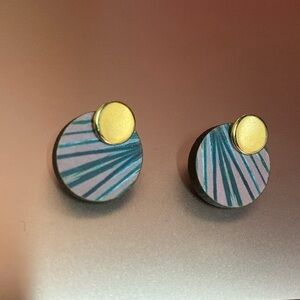 Unique‎ earrings